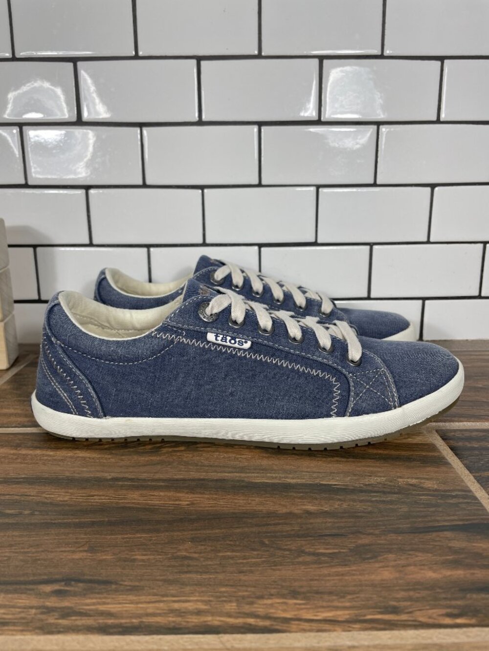 Taos Star Shoes Womens Size 8.5 Blue Wash Canvas Casual Low Top Lace Up Sneaker - Picture 4 of 13